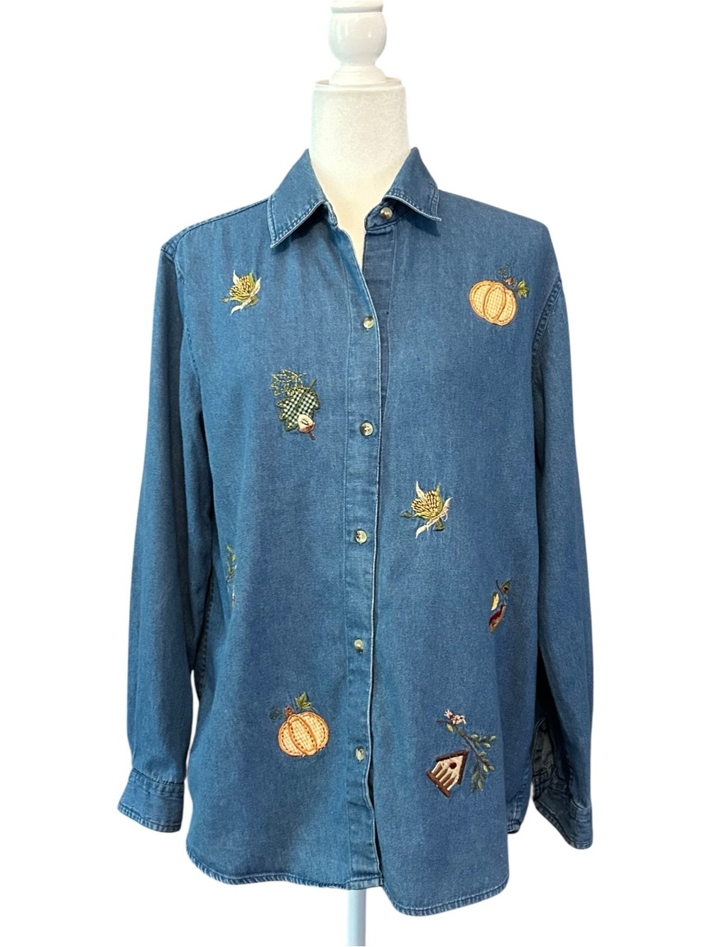 VINTAGE Victoria Jones Fall Theme Classic Denim Button Down Shirt SZ M in Blue